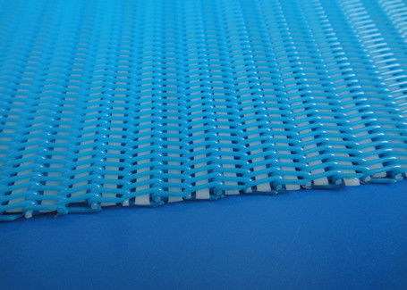 중국 작은 반복 폴리에스테 물자를 가진 파란 색깔 나선 압박 벨트 여과기 피복 공장